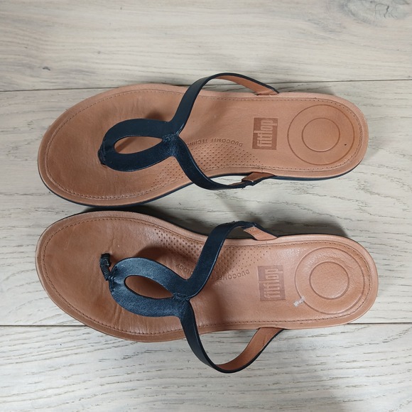 FitFlop Sandals Womens 6 Leather Slip On Thong Black Brown Comfort Summer Flat - Picture 7 of 9